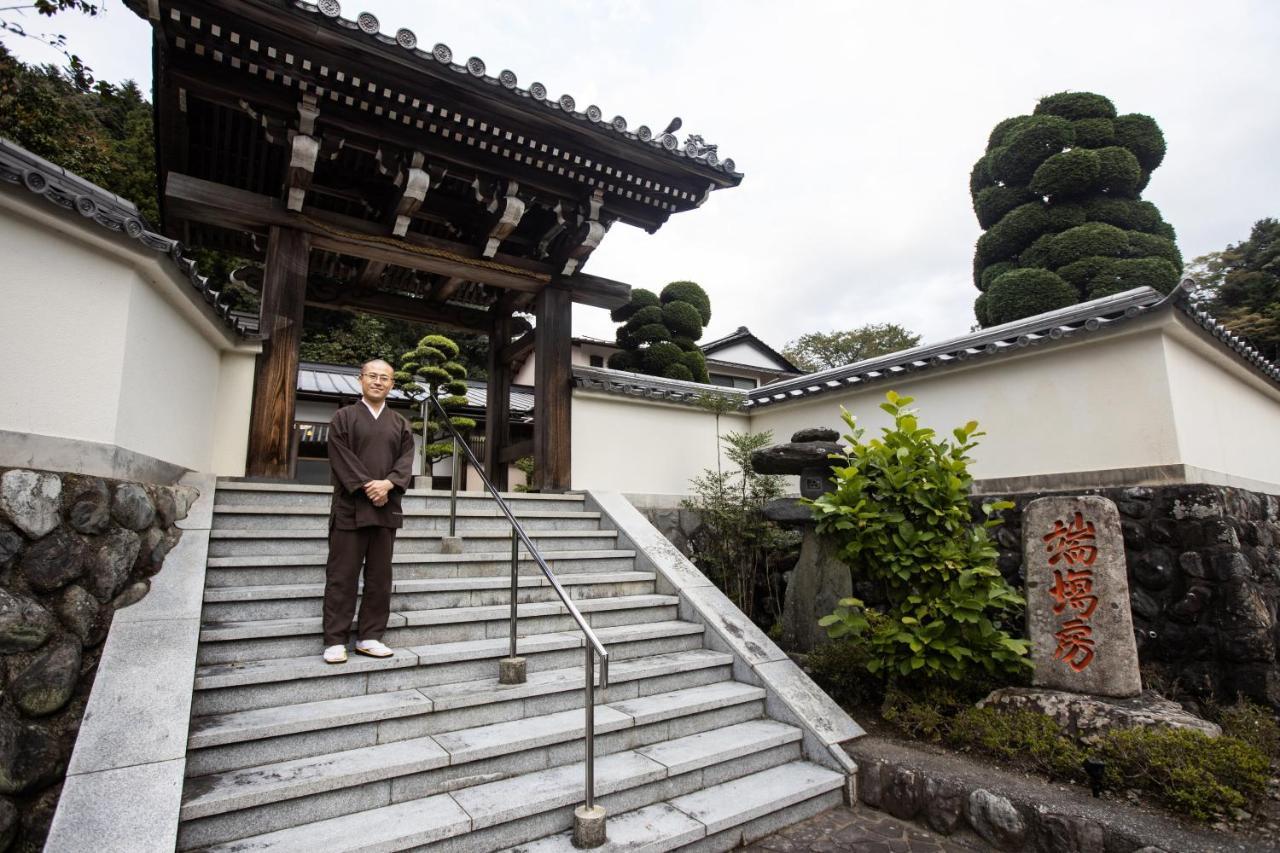 宿坊 端場坊｜Temple Hotel Habanobo Minobu Bagian luar foto