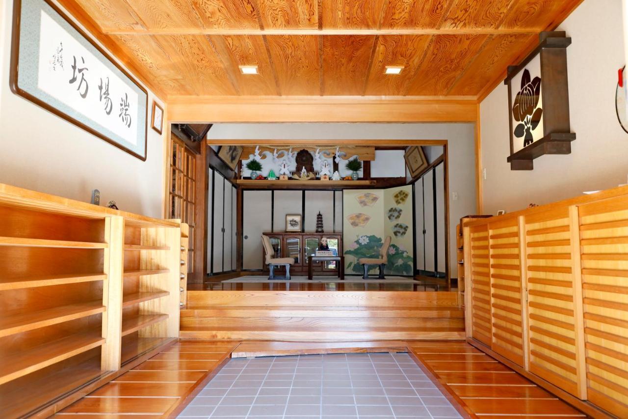 宿坊 端場坊｜Temple Hotel Habanobo Minobu Bagian luar foto